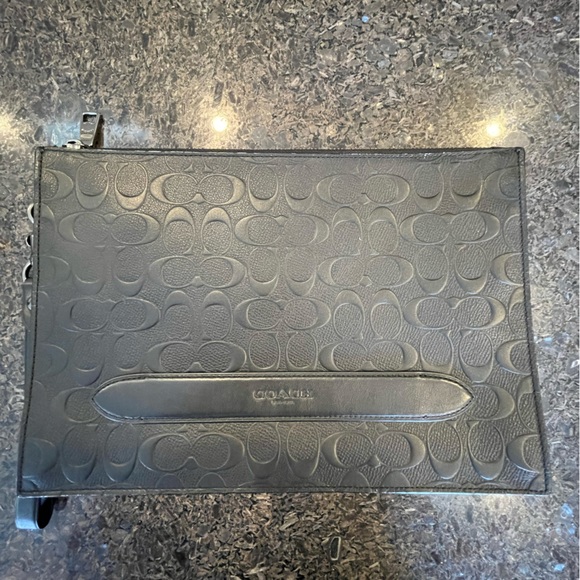 Coach Men’s Black Embossed Smooth Leather Clutch Bag NWOT - Picture 2 of 5